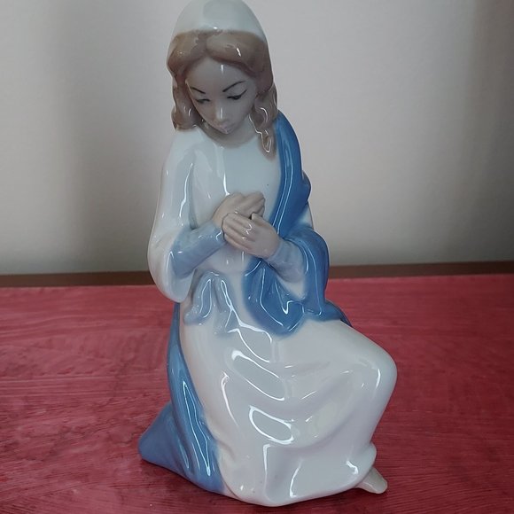 Casades Porcelain Nativity 3 pc Set - Made in Spain - Picture 8 of 16